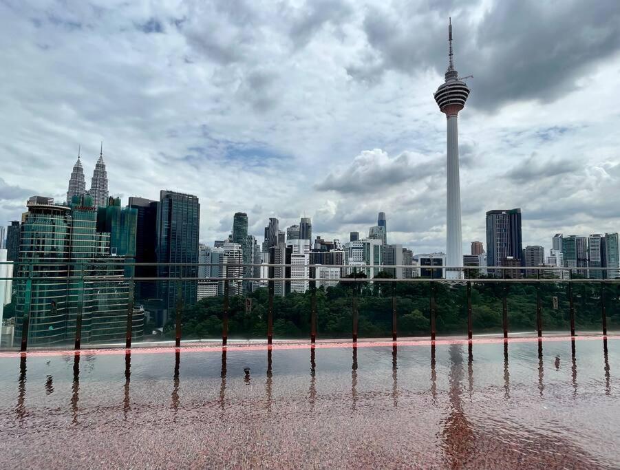 #173 M101 Dang Wangi Klcc View Pool By Livin * Kuala Lumpur